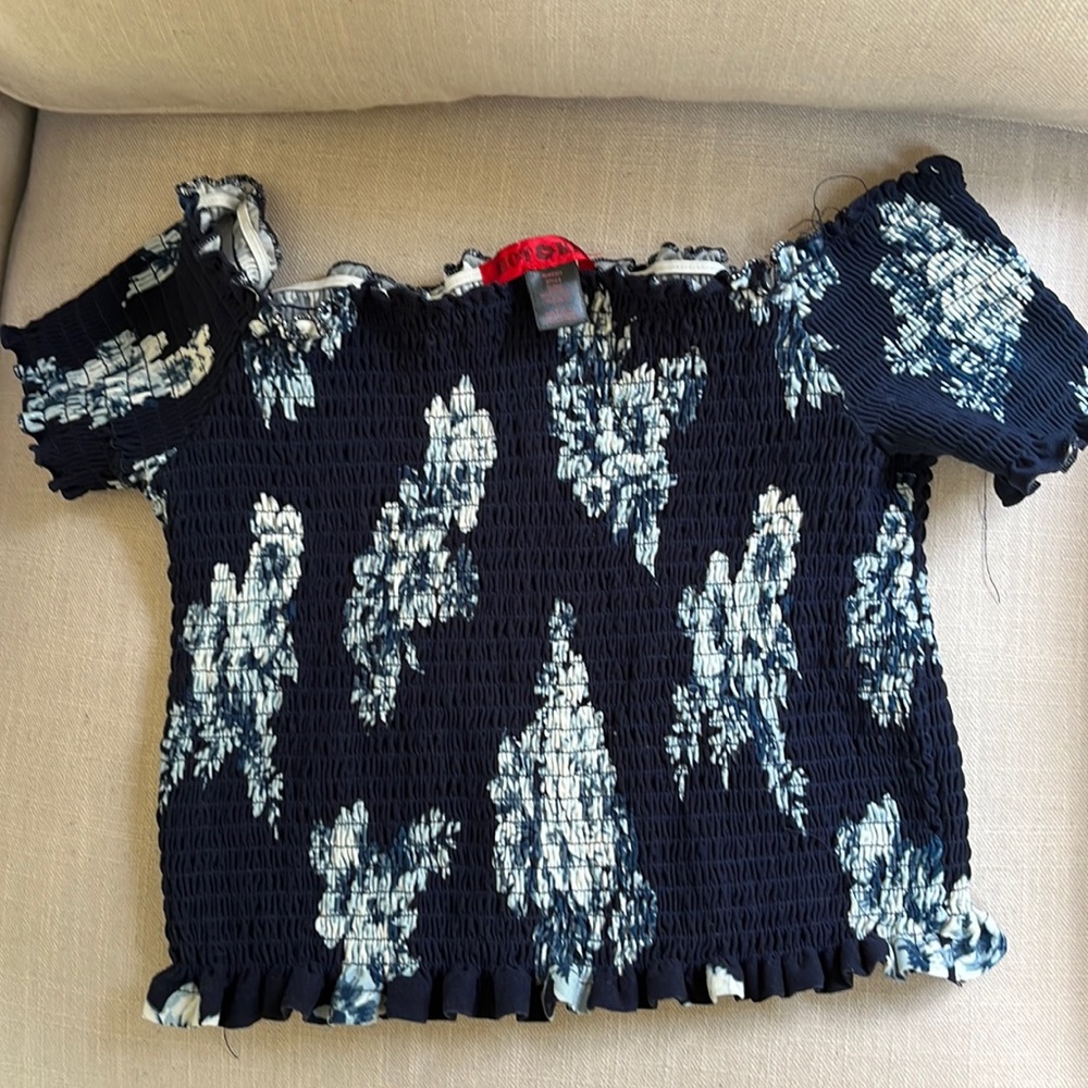 Hot Kiss Navy and white floral 2 piece set Size M - Picture 2 of 5